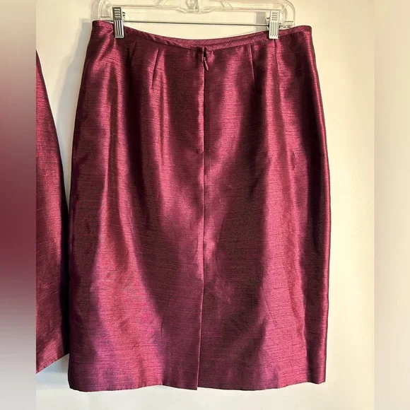 Le Suit Burgundy Skirt Set - Picture 9 of 10
